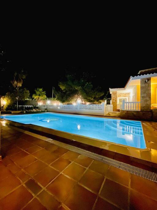 Villa Con Piscina Gigante Sant Francesc de s'Estany Екстериор снимка